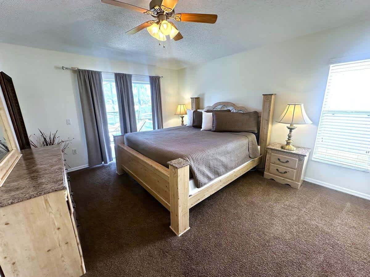 5 chambres, fer et planche à repasser, Wi-Fi, draps fournis