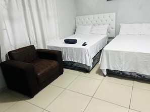Deluxe Room | Free WiFi - God Mercy Place (Durban)