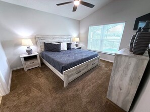 3 slaapkamers, een strijkplank/strijkijzer, wifi, beddengoed