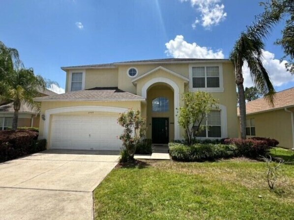 Exterior - Last Minute Disney Getaway! Luxury Villa with Private Pool. Book Now! #128917 (Orlando)