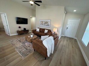 Smart TV - Last Minute Disney Getaway! Luxury Villa with Private Pool. Book Now! #128923 (Orlando)
