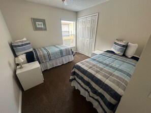 4 bedrooms, iron/ironing board, WiFi, bed sheets