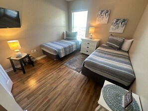 4 chambres, fer et planche à repasser, Wi-Fi, draps fournis