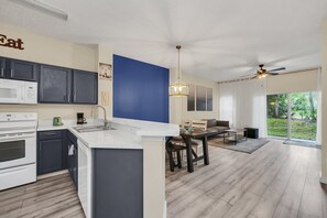 Fridge, microwave, oven, stovetop - Last Minute Disney Getaway! Private Pool & Themed Bedrooms. Book Now! #121909 (Orlando)