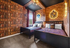 8 chambres, fer et planche à repasser, Wi-Fi, draps fournis