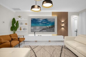 Smart TV - Last Minute Disney! Private Pool, Hot Tub & Themed Bedrooms. Book Now! #126483 (Orlando)