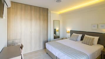 18 bedrooms, soundproofing, iron/ironing board, free cribs/infant beds