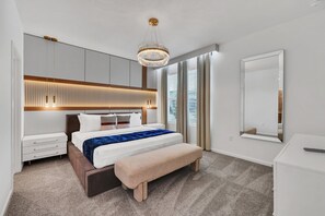 5 chambres, fer et planche à repasser, Wi-Fi, draps fournis