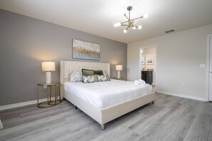 5 bedrooms, iron/ironing board, WiFi, bed sheets - Last Minute Disney Getaway! Private Pool & Themed Bedrooms. Book Now! #129869 (Orlando)