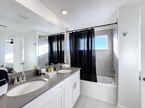 Hair dryer, towels - Last Minute Disney Getaway! Townhouse with Private Pool. Book Now! #129937 (Orlando)