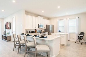 Fridge, microwave, oven, stovetop - Disney! Private Pool, Hot Tub, Game Room & Themed Bedrooms. Book Now! #EC1011 (Orlando)