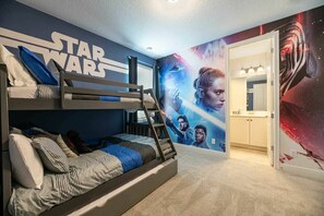 6 habitaciones, tabla de planchar con plancha, wifi y ropa de cama 