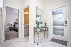 4 chambres, fer et planche à repasser, Wi-Fi, draps fournis