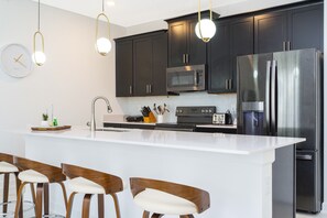 Private kitchen - Last Minute Disney Getaway! Townhouse with Private Pool. Book Now! #45509 (Orlando)