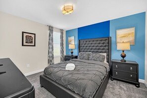 8 habitaciones, tabla de planchar con plancha, wifi y ropa de cama 