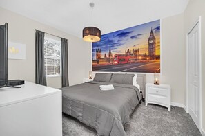 8 bedrooms, iron/ironing board, WiFi, bed sheets - Last Minute Disney! Private Pool, Hot Tub, Game Room & Themed Bedrooms. Book Now! #114641 (Orlando)