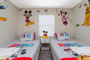 5 quartos, ferros/tábuas de passar roupa, Wi-Fi, roupa de cama