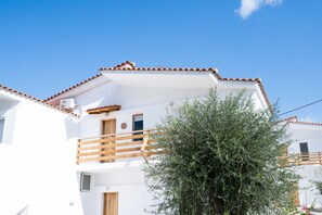 Exterior - Agrambeli Apartments at Heraion Lagoon (Loutraki-Agioi Theodoroi)