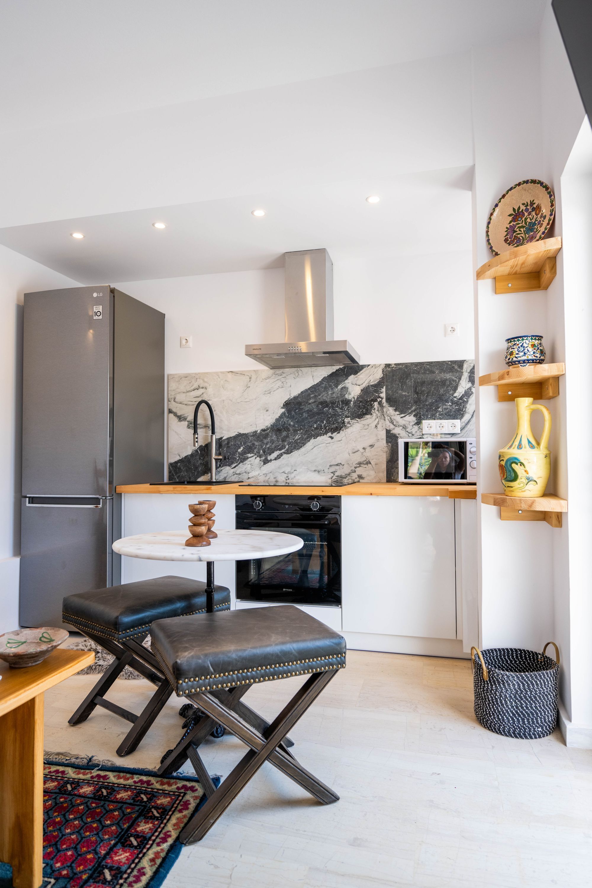 Apartment, Smoking | 6 bedrooms, desk, soundproofing