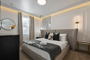 10 bedrooms, iron/ironing board, WiFi, bed sheets - Last Minute Disney! Private Pool, Hot Tub, Game Room & Themed Bedrooms. Book Now! #125865 (Orlando)