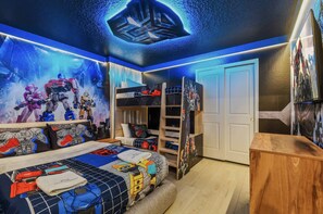 10 bedrooms, iron/ironing board, WiFi, bed sheets - Last Minute Disney! Private Pool, Hot Tub, Game Room & Themed Bedrooms. Book Now! #128365 (Orlando)