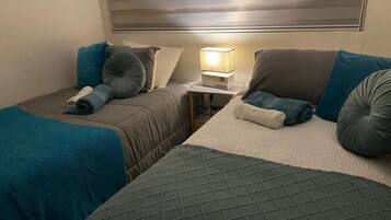 2 chambres, fer et planche à repasser, Wi-Fi, draps fournis