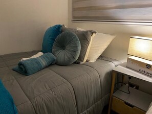 2 多间卧室、熨斗/熨衣板、WiFi、床单