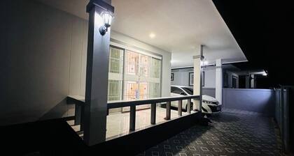 Charming 3-bedroom house with AC, WiFi in lovely Chiang Mai