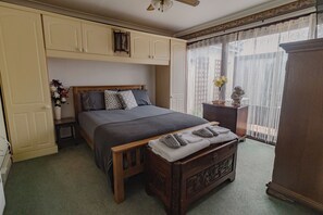 3 bedrooms, iron/ironing board, WiFi