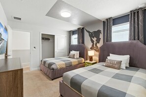 8 bedrooms, iron/ironing board, WiFi, bed sheets
