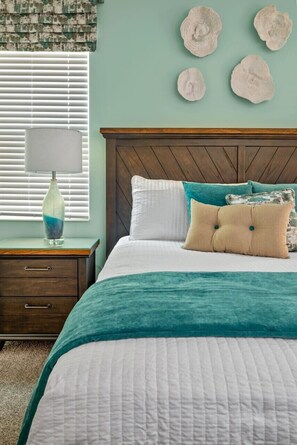 8 bedrooms, iron/ironing board, WiFi, bed sheets - Last Minute Disney Getaway! Private Pool, Hot Tub & Game Room. Book Now! #128653 (Orlando)