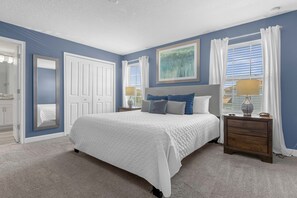 4 habitaciones, tabla de planchar con plancha, wifi y ropa de cama 