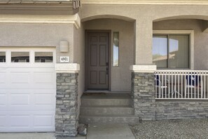 Exterior detail - Spacious home on the golf course with private pool, BBQ grill, remote workspaces (Phoenix)