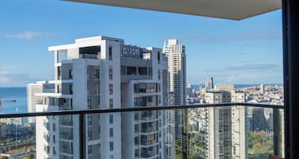 3BR Skyline Retreat on the 24th Floor