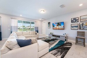 Smart TV, ping pong - Last Minute Disney! Private Pool, Hot Tub, Game Room & Themed Bedrooms. Book Now! #128677 (Orlando)