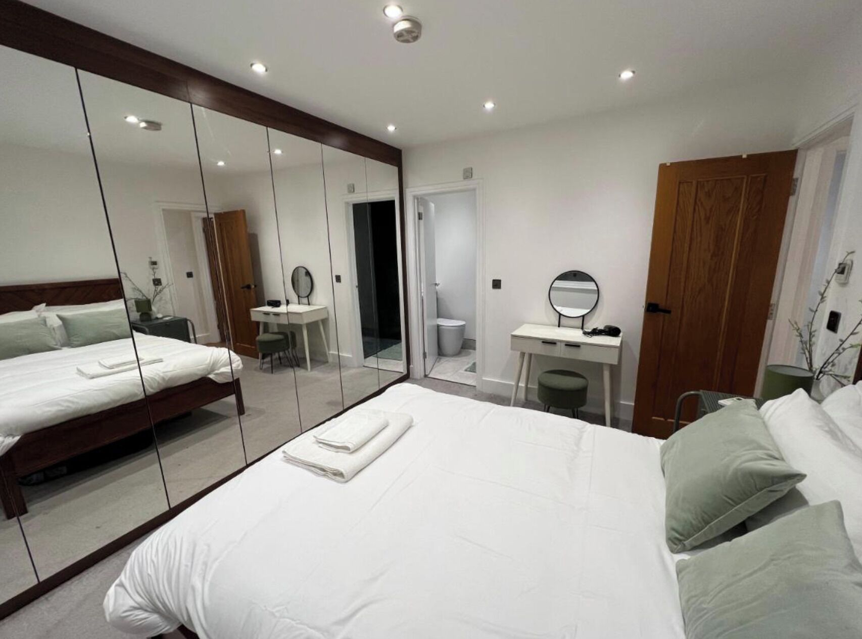 2 bedrooms, WiFi, bed sheets