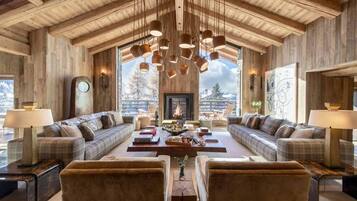 Chalet, 6 Bedrooms, Accessible, Smoking | Living area
