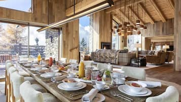 Chalet, 6 Bedrooms, Accessible, Smoking | Dining room