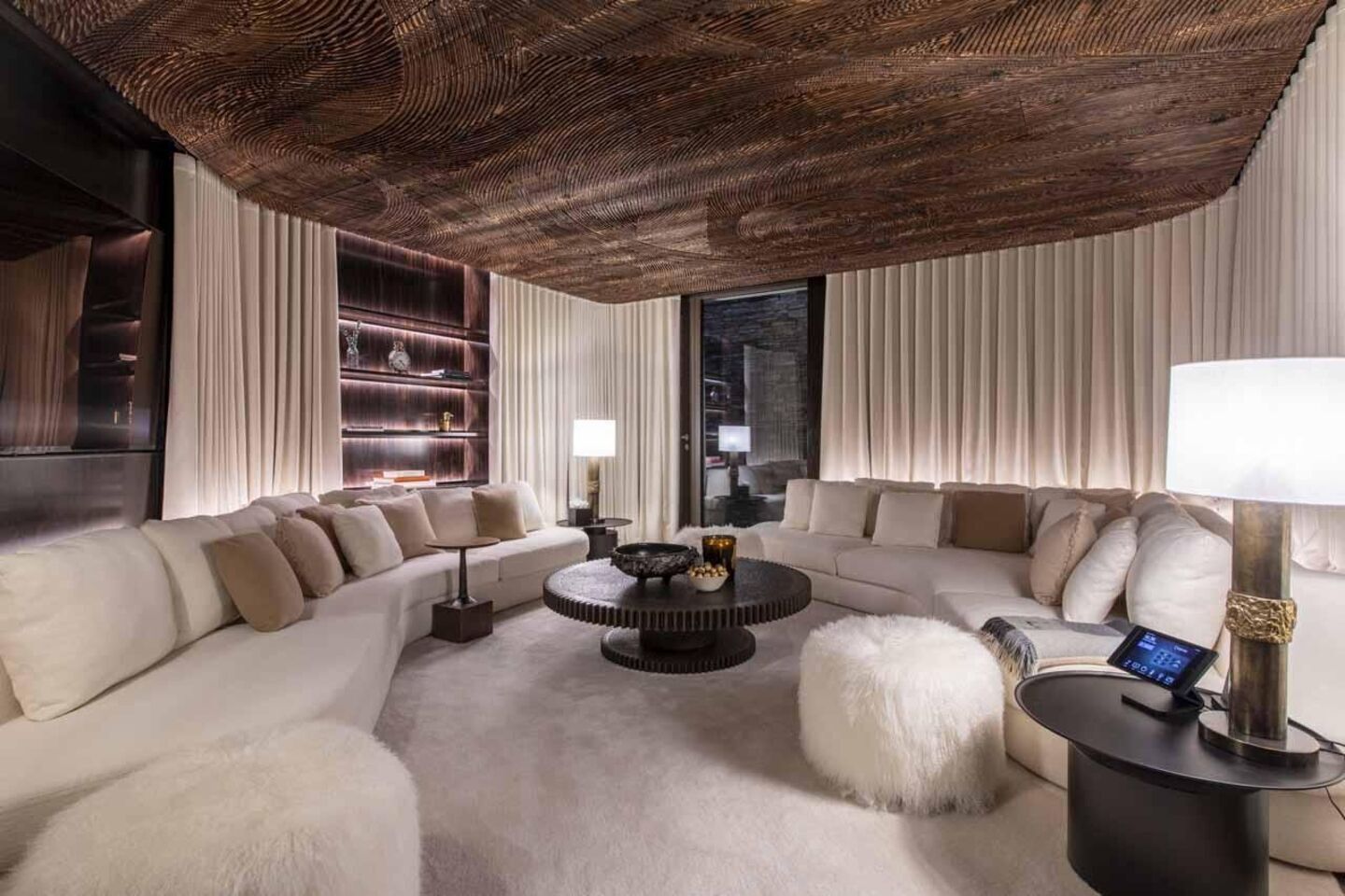 Chalet, 6 Bedrooms, Accessible, Smoking | Living room