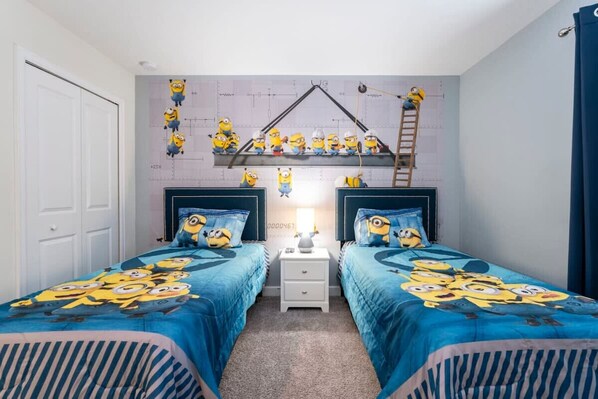 6 bedrooms, iron/ironing board, WiFi, bed sheets
