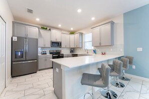 Fridge, microwave, oven, stovetop - Last Minute Disney Getaway! Private Pool & Themed Bedrooms. Book Now! #128689 (Orlando)