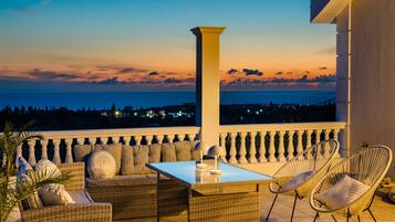 Villa, Accessible, Smoking | 5 bedrooms, desk