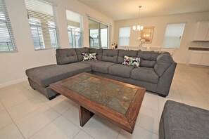 TV connectée, baby-foot, table de tennis de table