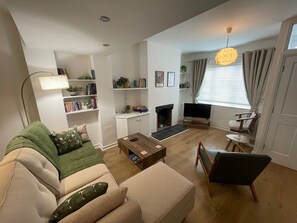 House | Living area | Fireplace