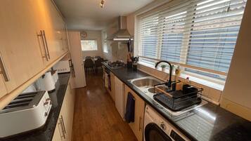 House | Private kitchen | Fridge, microwave, oven, stovetop
