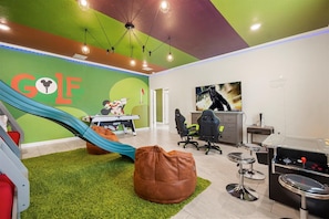 Games room - Last Minute Disney! Private Pool, Hot Tub, Game Room & Themed Bedrooms. Book Now! #128729 (Orlando)