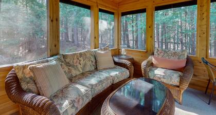 Lakefront, dog-friendly home w/ private dock ,fire pit & a beautiful lakeview!