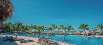 Luxury seafront APT in Santa Marta, ideal to relax in family