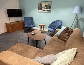 Smart TV, stereo - Attractive apartment *** in the French alps, in farmhouse from 1751 by the river (Mieussy)