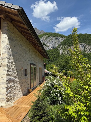 Attractive apartment *** in the French alps, in farmhouse from 1751 by the river